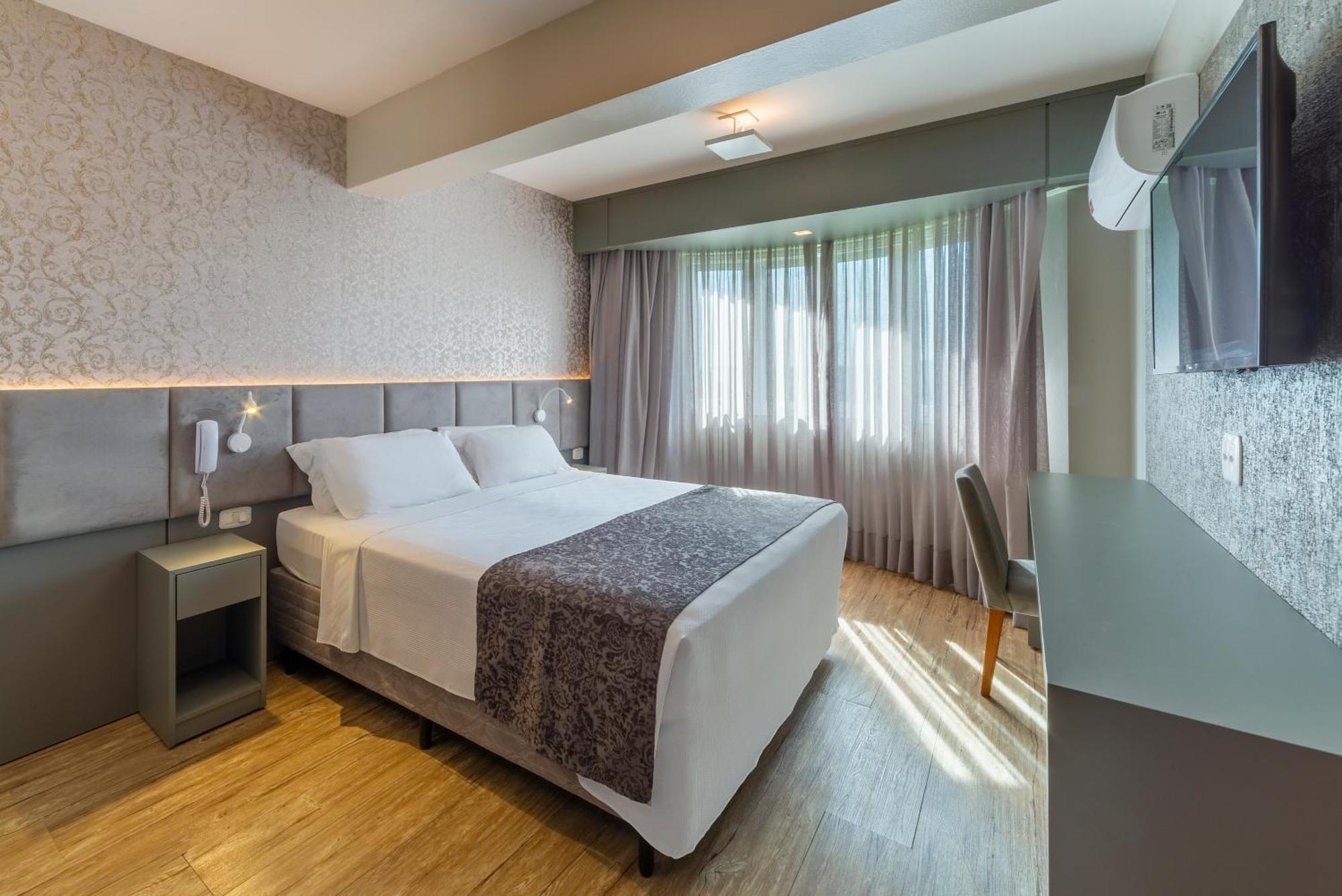 Hotel Laghetto Siena 4*